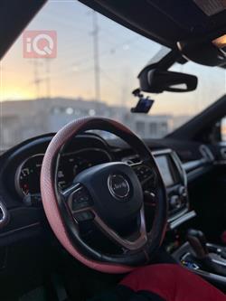 جیپ گراند شیرۆکی